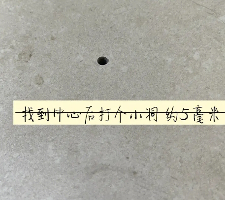 贡觉瓷砖空鼓维修公司专业解答在瓷砖铺贴过程中，如果砂料搅拌不均匀，将会带来以下问题